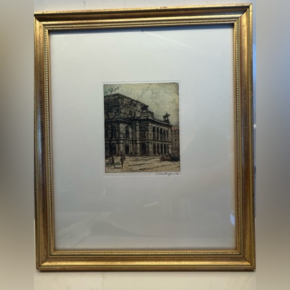 Other - Vintage Gold Framed Architectural Print of Vienna.
EUC